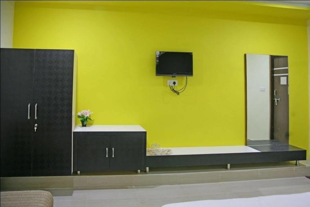 Oyo 2061 Hotel New Holiday Inn Ajmer Dış mekan fotoğraf